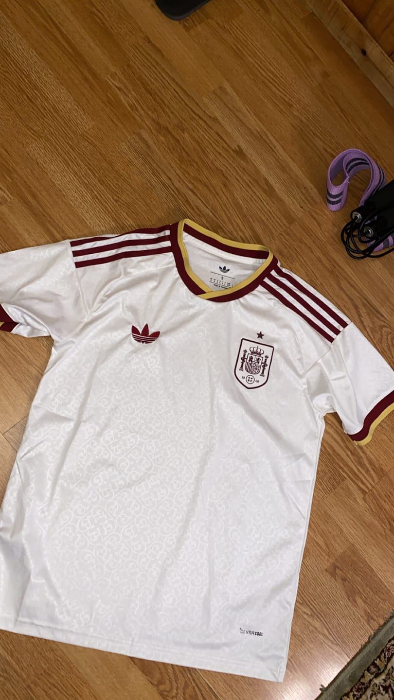 Customer photo review of Maillot Espagne extérieur 2026