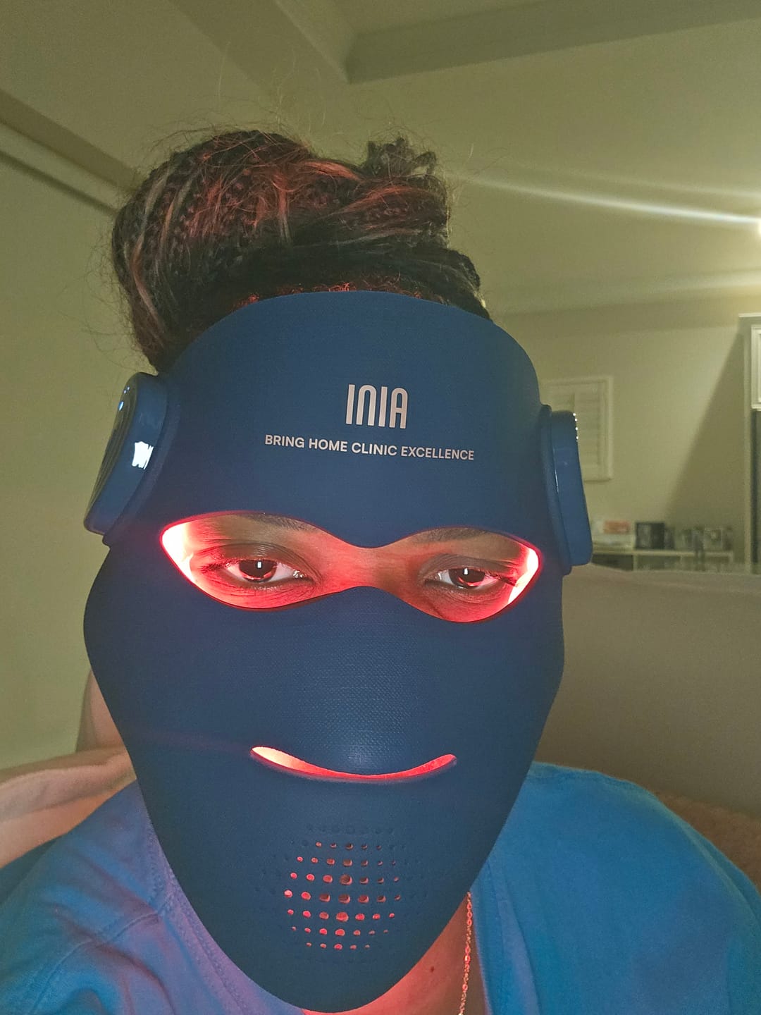 Customer photo review of INIA GLOW 4D 940nm Dual NIR Wireless LED Mask