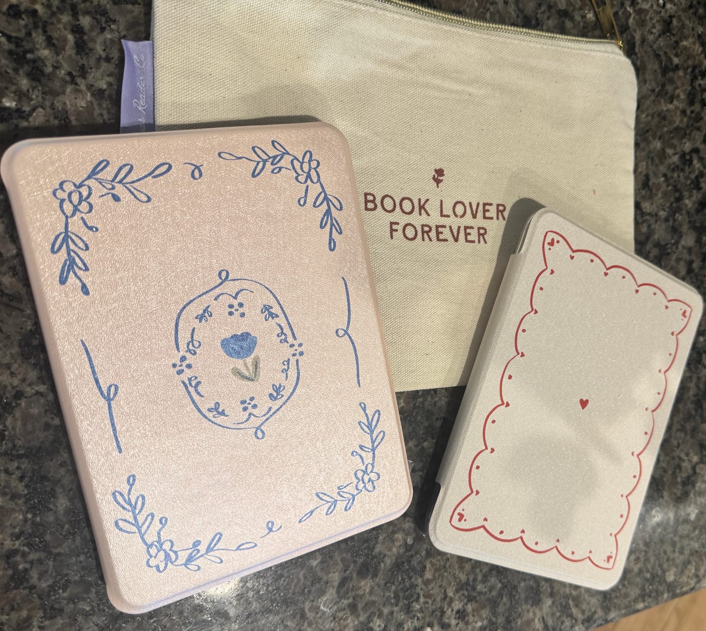 Customer photo review of Blue Daydream - Kindle Case