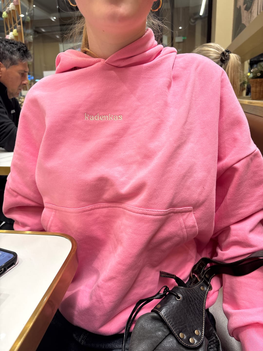Customer photo review of POLERÓN HOODIE ROSADO - OVERSIZE CON GORRO LOGO BORDADO