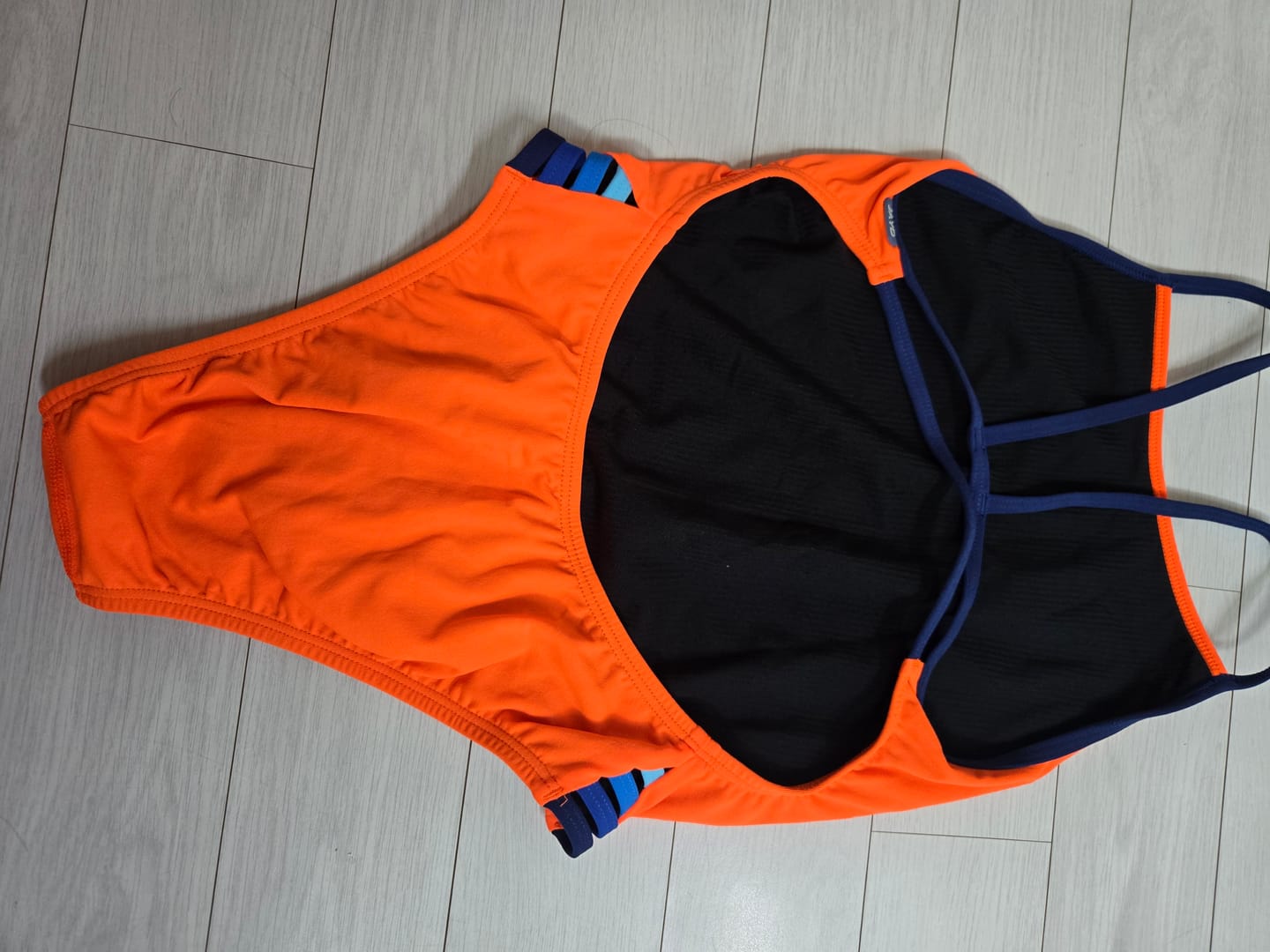 Customer photo review of PRE-ORDER || ZAMBIA ONE PIECE - Neon Orange | Navy