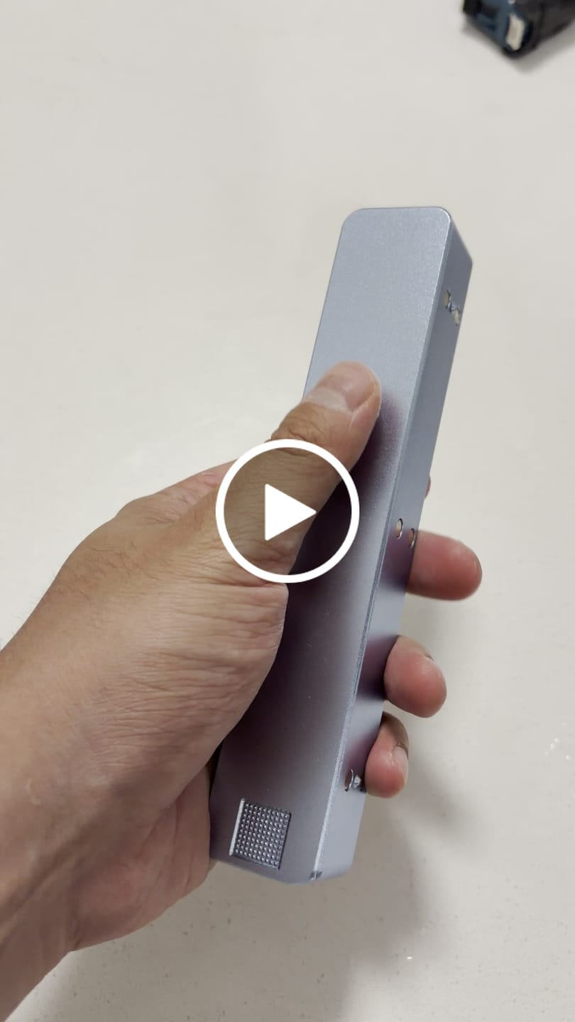 Customer video review of Weekly Case