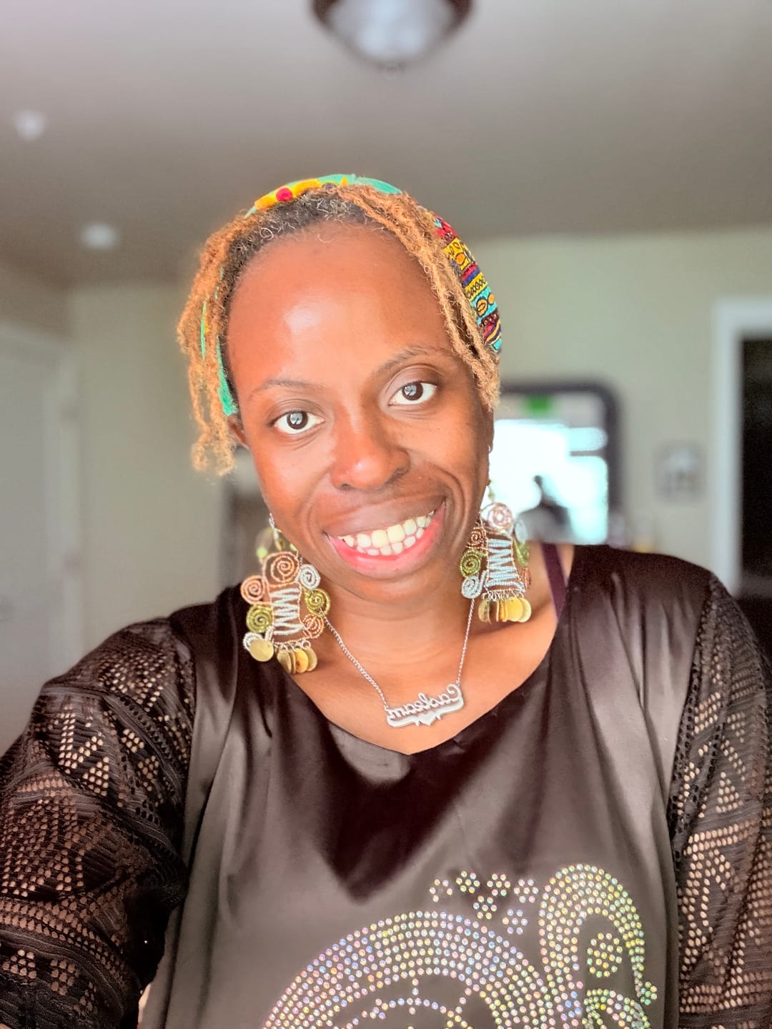 Customer photo review of Double Plated Pop Out Heart Name Necklace w/ Figaro Chain