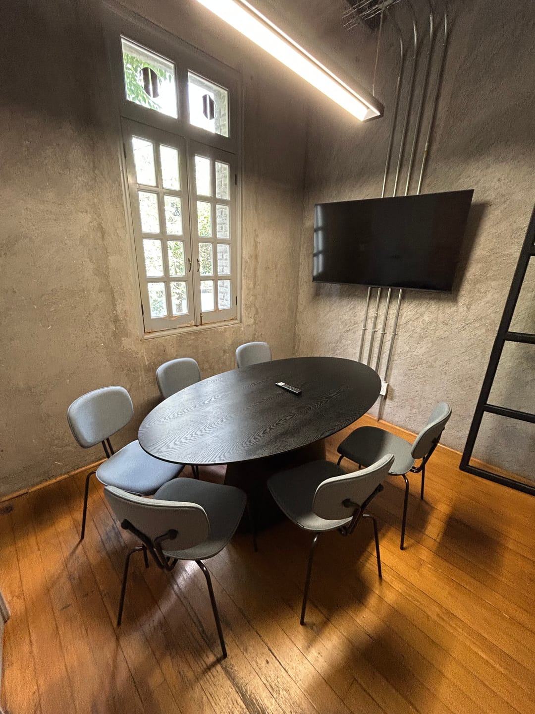 Customer photo review of Mesa de Comedor Tokio Negro 180cm