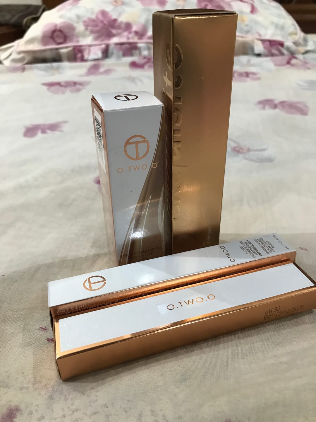 Customer photo review of O.TWO.O GOLD EMBROIDERY EYELINER