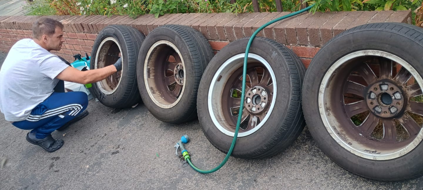 Customer photo review of Viper - Non-acidic Wheel Cleaner