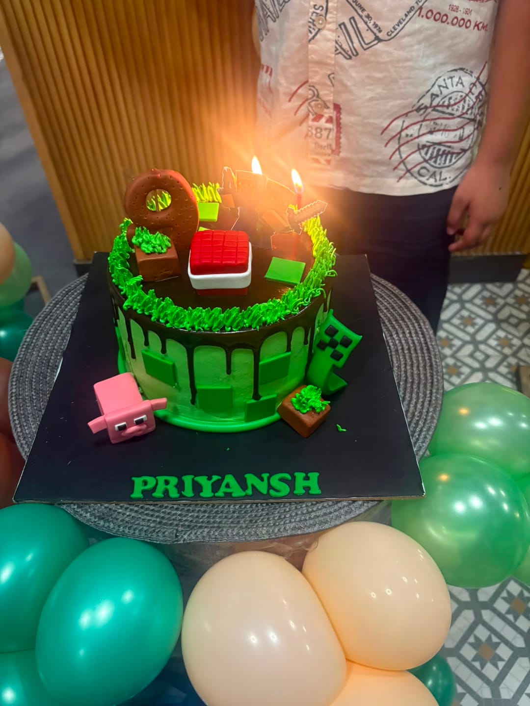 Customer photo review of Minecraft Drip Design Cake for Kids
