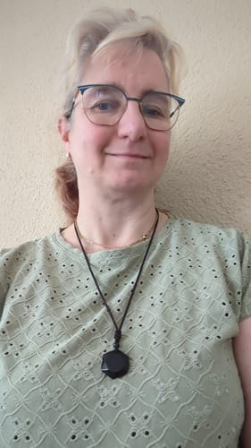 Customer photo review of Obsidian Necklace - Protection Talisman