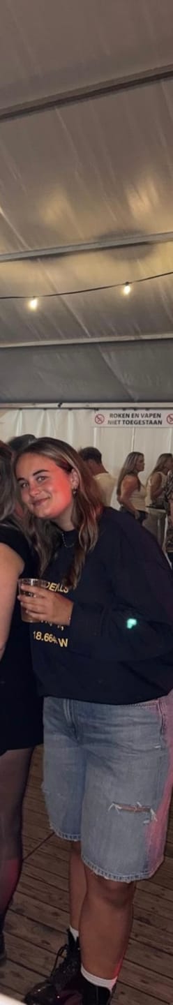 Customer photo review of VINTAGE LOGO LONGSLEEVE T-SHIRT AMBER/NAVY