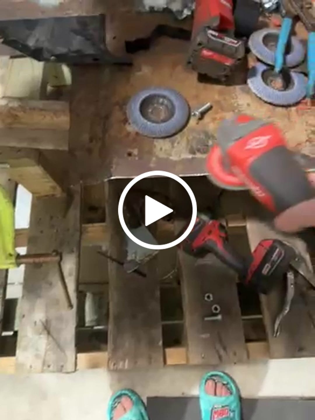 Customer video review of 4-1/2 In. T29 Flap Sanding Discs For Stainless Steel, Sheet Metal,40/60/80/120 Grits