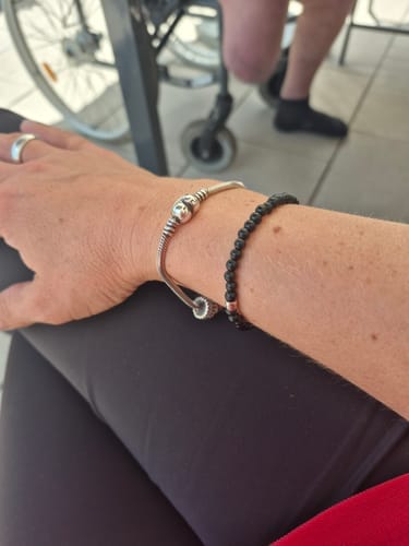 Customer photo review of Obsidian Necklace - Pearl Necklace
