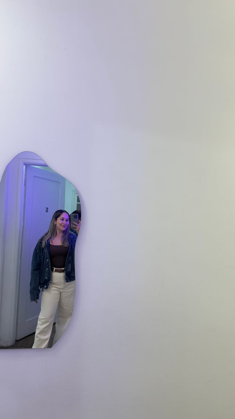 Customer photo review of Calça Jeans Reta Araçá Bege Natural