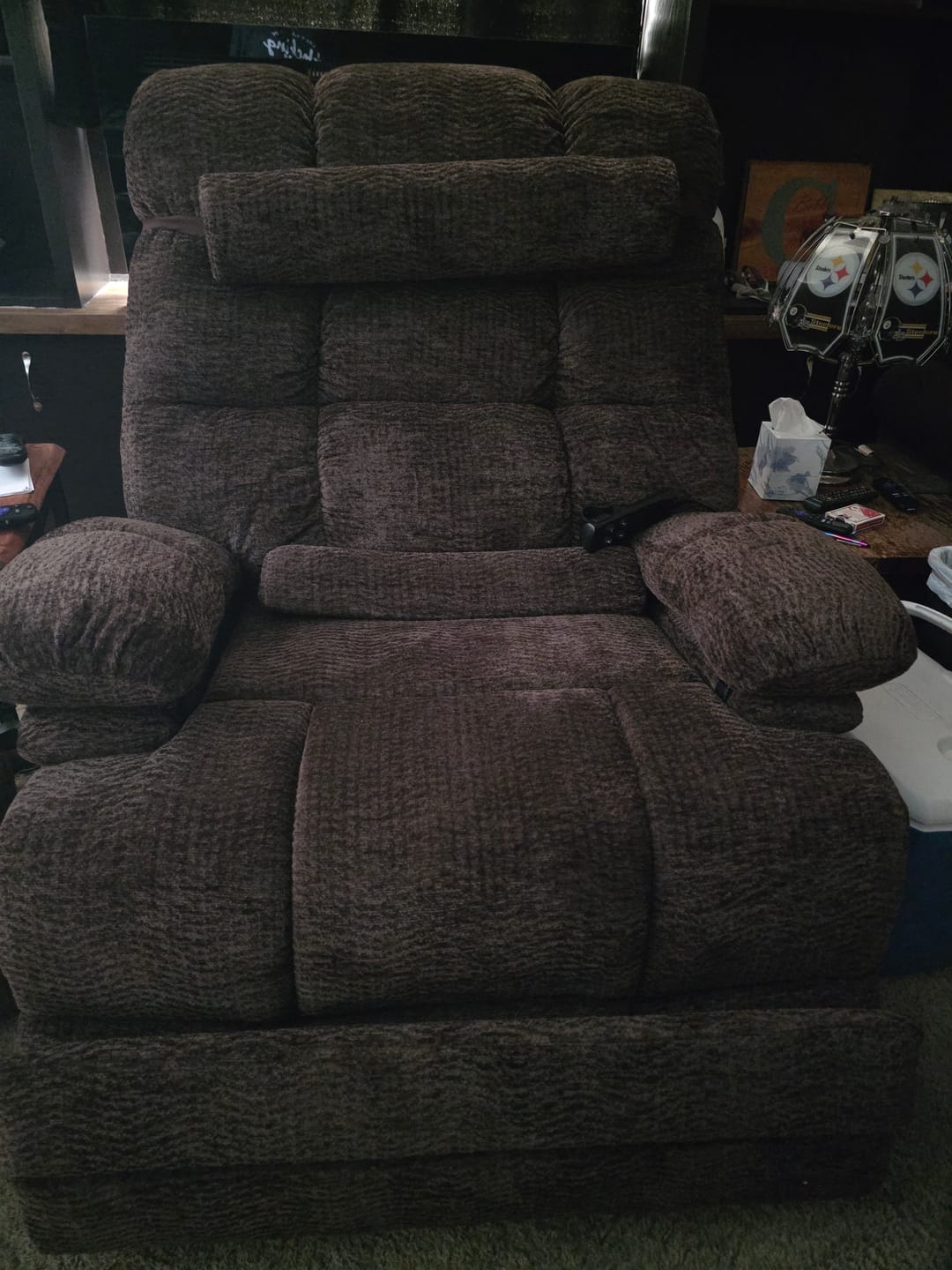 Customer photo review of 9205L Big & Tall Power Lift Recliner – Extended Footrest, Dual Motor, Heat & Massage, 400 lbs