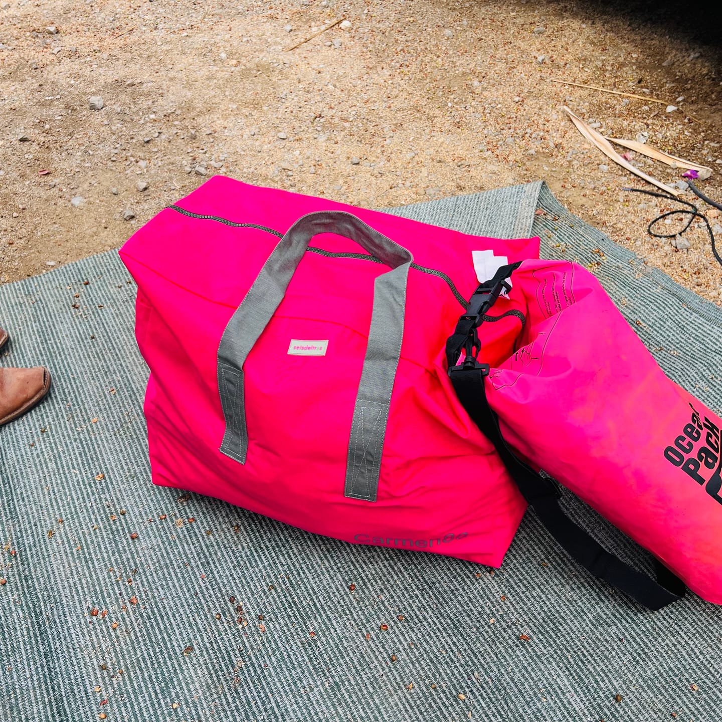 Customer photo review of Bolsa MyBigBag Rosa Fucsia con asas verde caqui