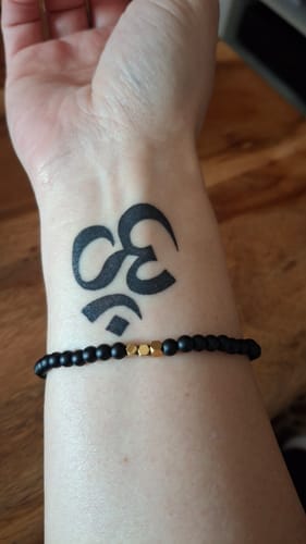 Customer photo review of Obsidian Bracelet