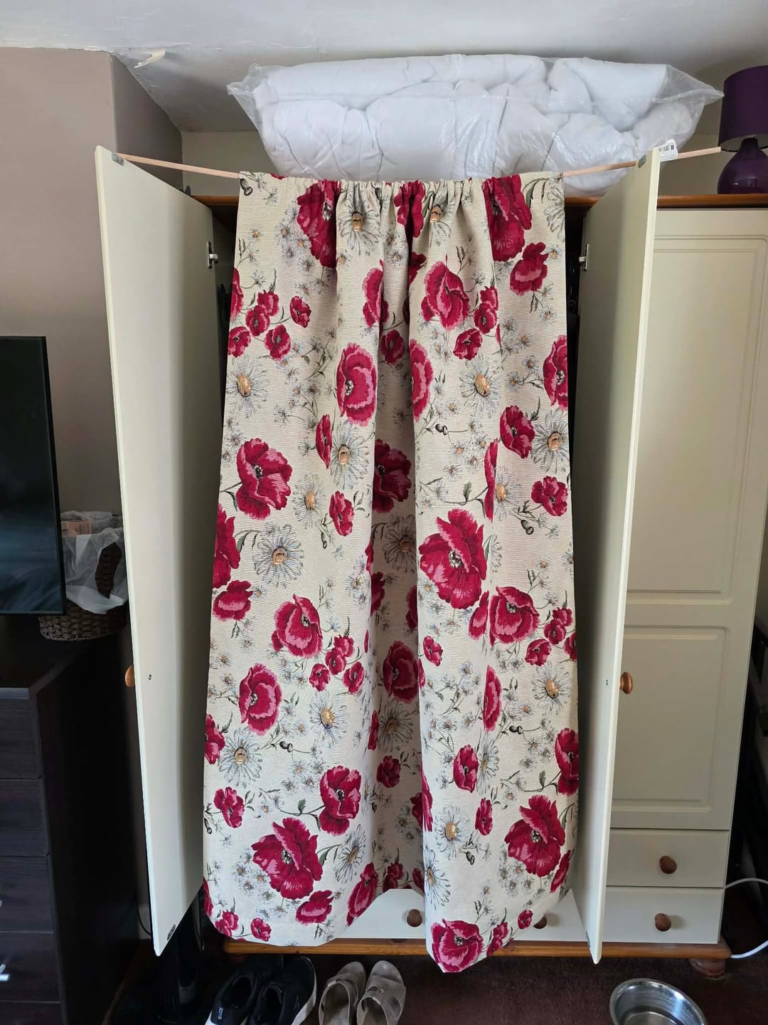 Customer photo review of Daisies and Poppies Tapestry Fabric