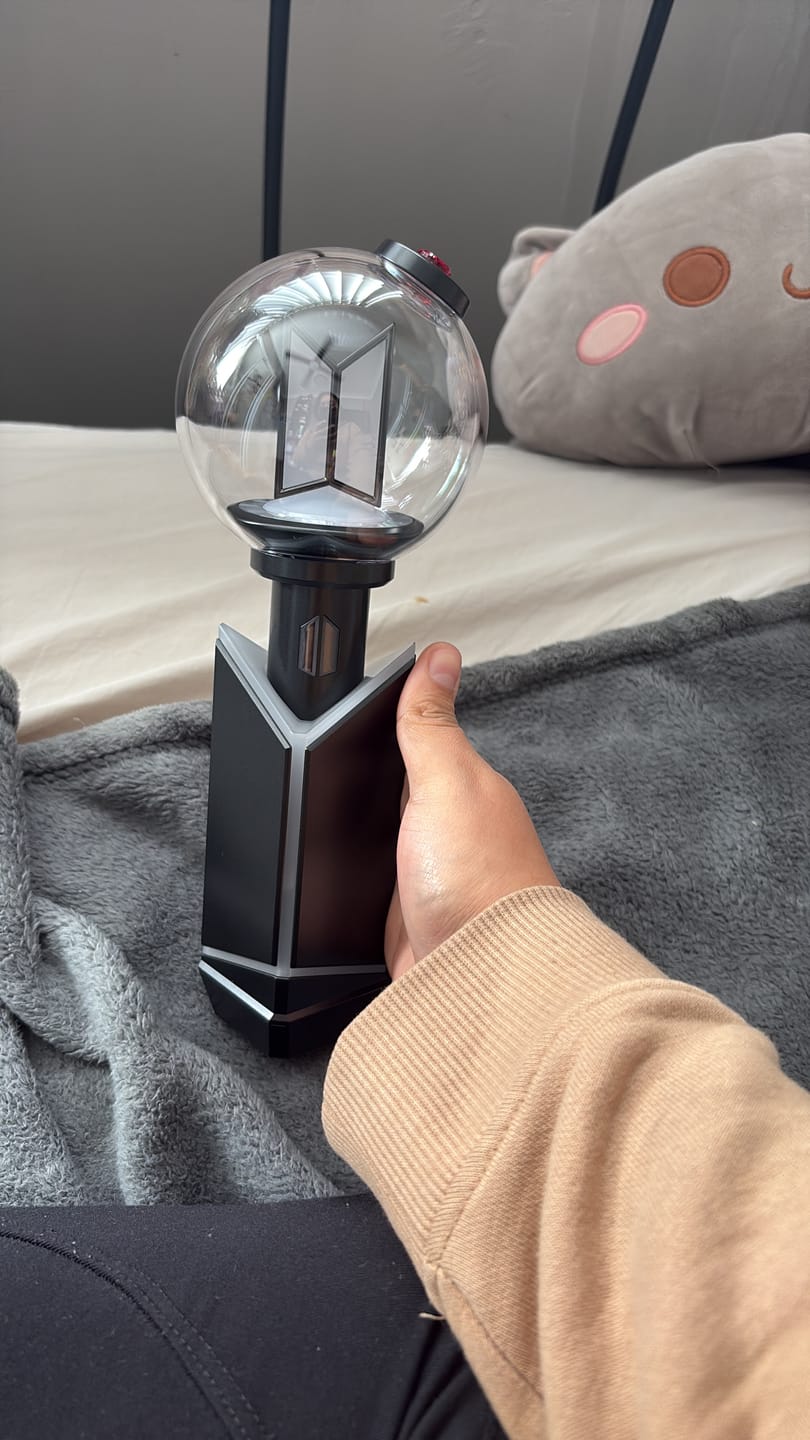 Customer photo review of BTS - OFFICIAL LIGHT STICK VER.4 CRADLE
