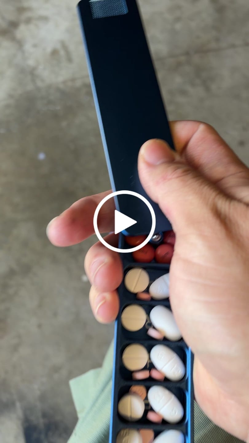 Customer video review of Weekly Case