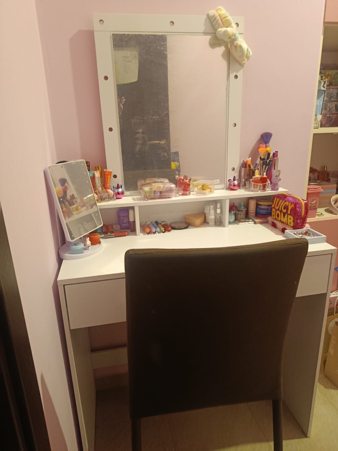 Customer photo review of Τραπέζι Μπουντουάρ Μακιγιάζ Μεικαπ Τουαλέτας Κρεβατοκάμαρας Καθρέφτης Λευκό με Φωτισμό LED Ρυθμιζόμενη Φωτεινότητα RD-T114W01