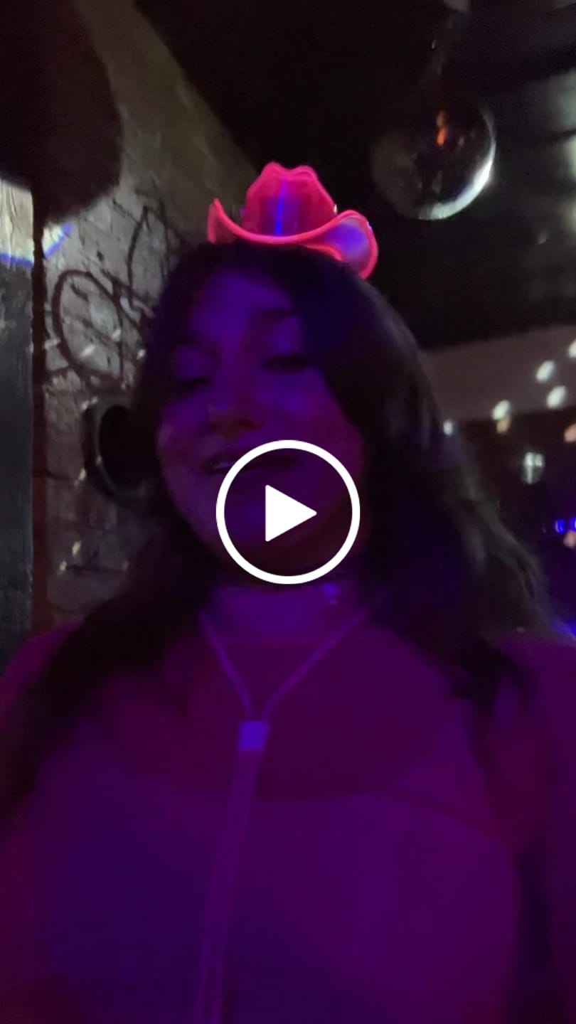 Customer video review of Star Bag + Mini Neon Cowboy Hat Bundle Pack