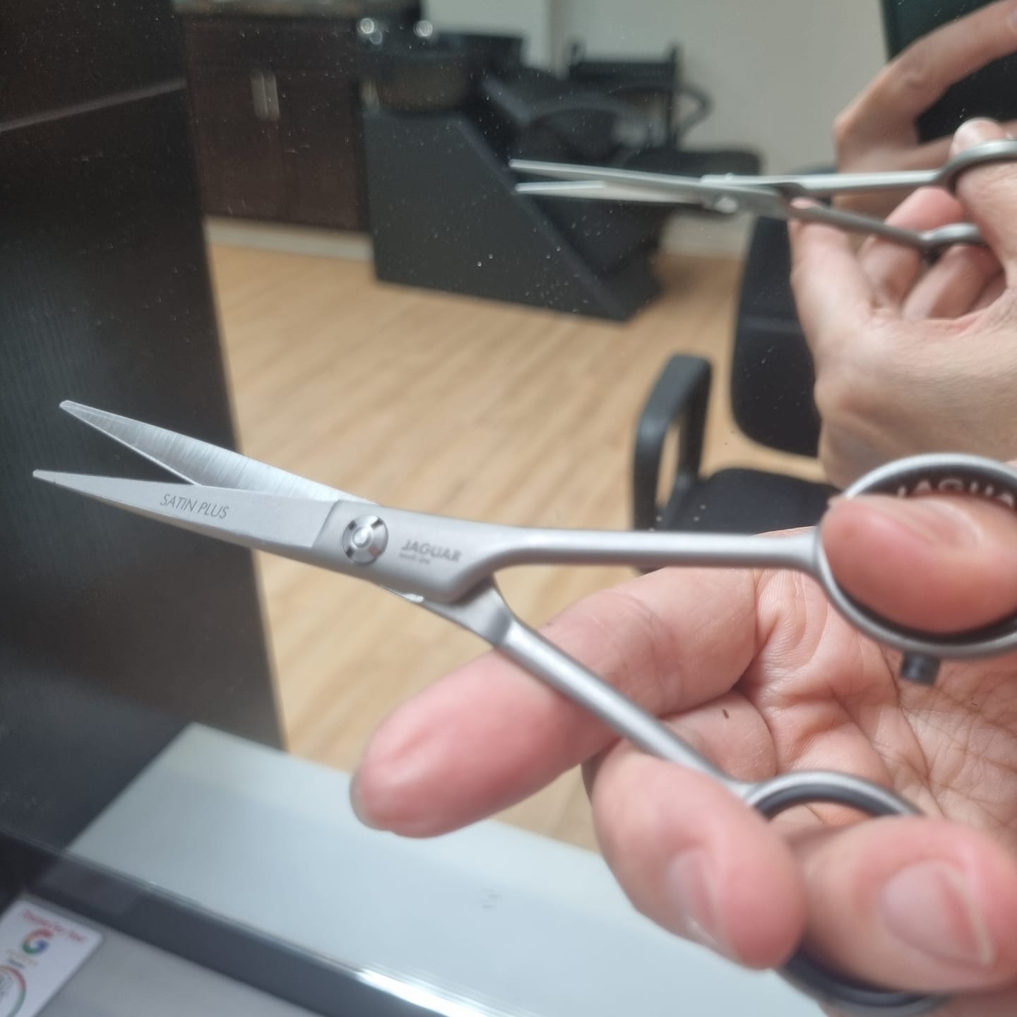 Customer photo review of Jaguar White Line Satin Plus Haircutting Shears