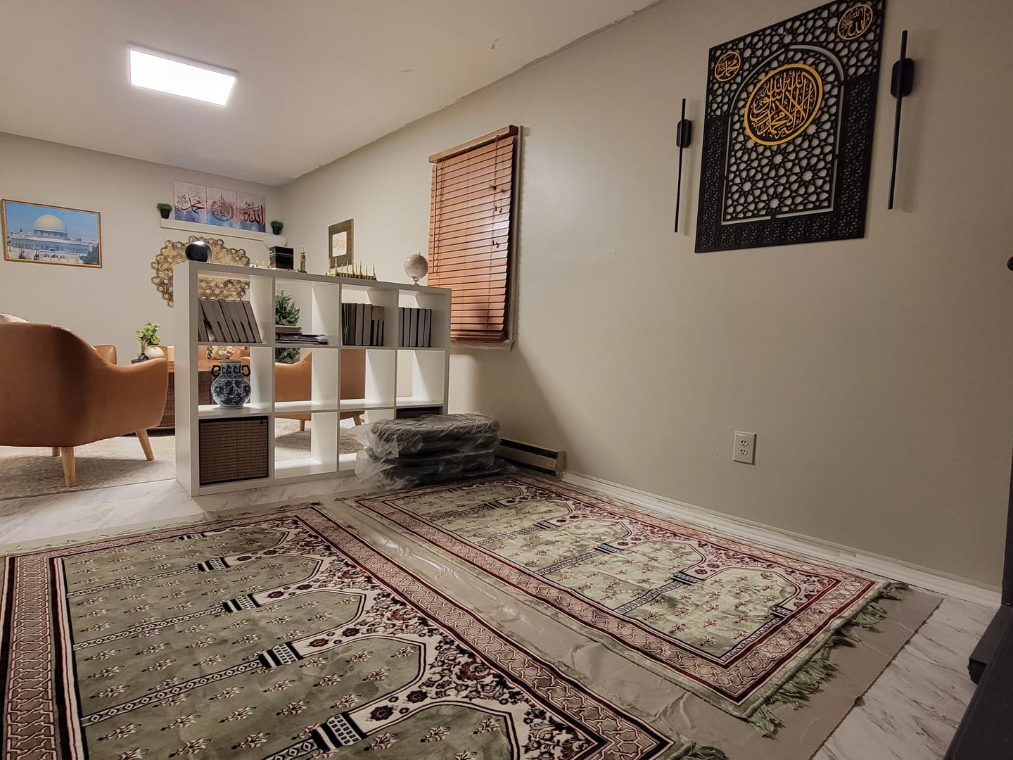 Customer photo review of Wooden Kalima Tawheed Mihrab Wall Art for Prayer Spaces - Allah&Muhammad Calligraphy Motif