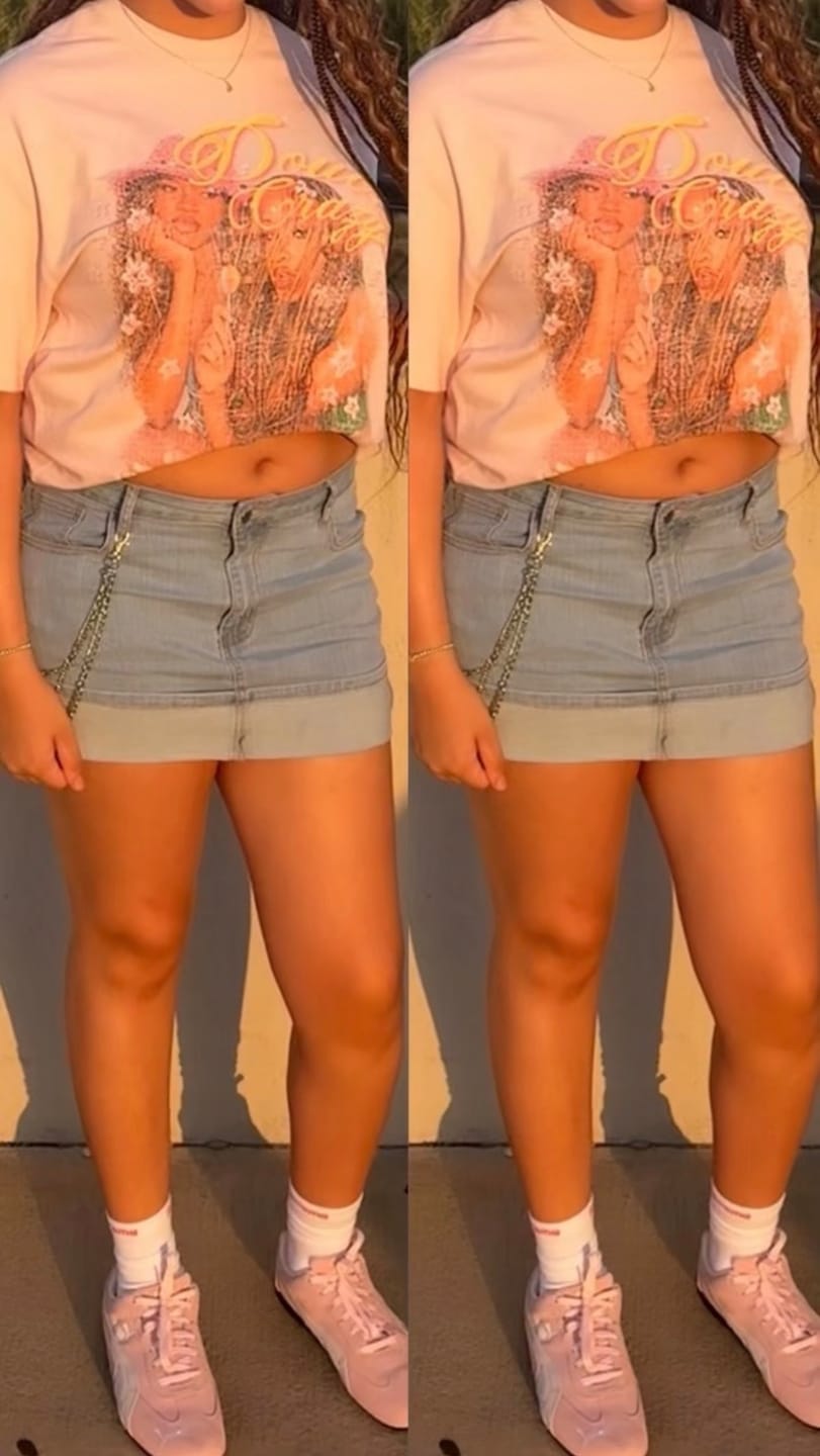 Customer photo review of Vintage 90s Girls Two Tone Tee-614