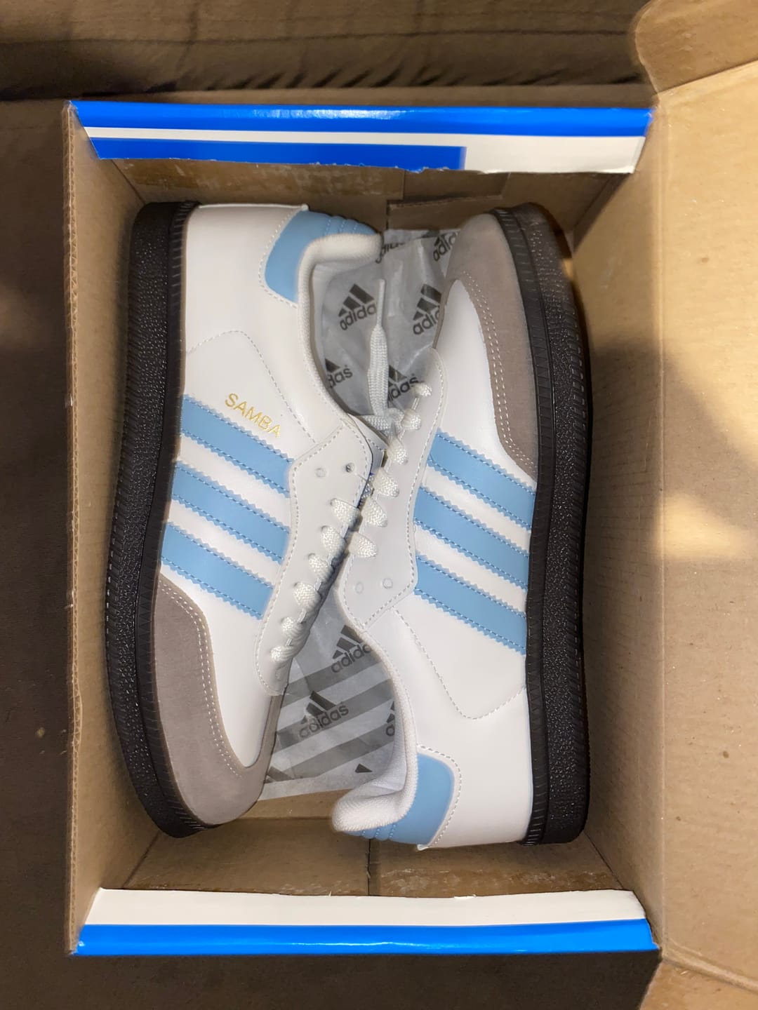 Customer photo review of Tenis Smb OG Blanco Cielo