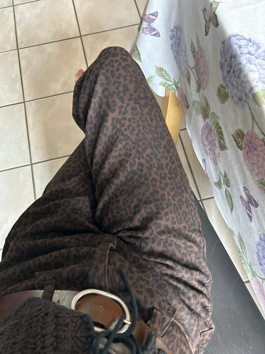 Customer photo review of MOM JEANS Leo Braun