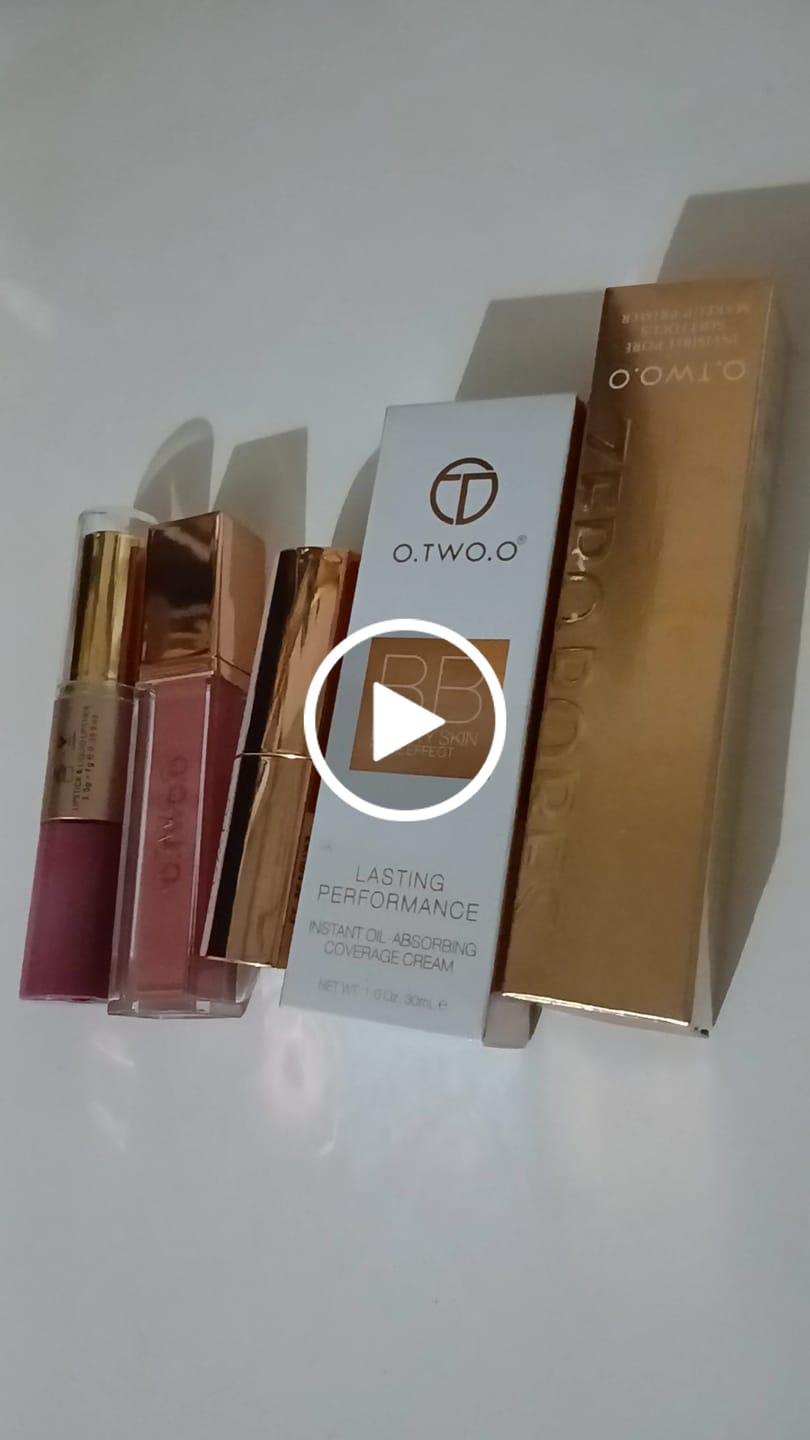 Customer video review of O.TWO.O ROSE GOLD 2 IN 1 LIPSTICK AND LIPGLOSS