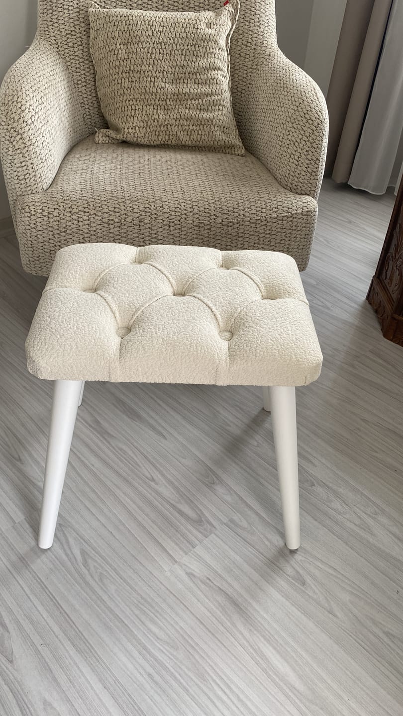 Customer photo review of Rani BM101 Puf Ahşap Ayaklı Tabure Beyaz