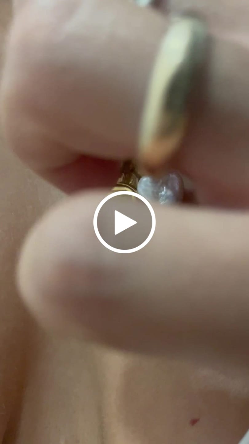 Customer video review of Ciondolo "Cuore di panna"