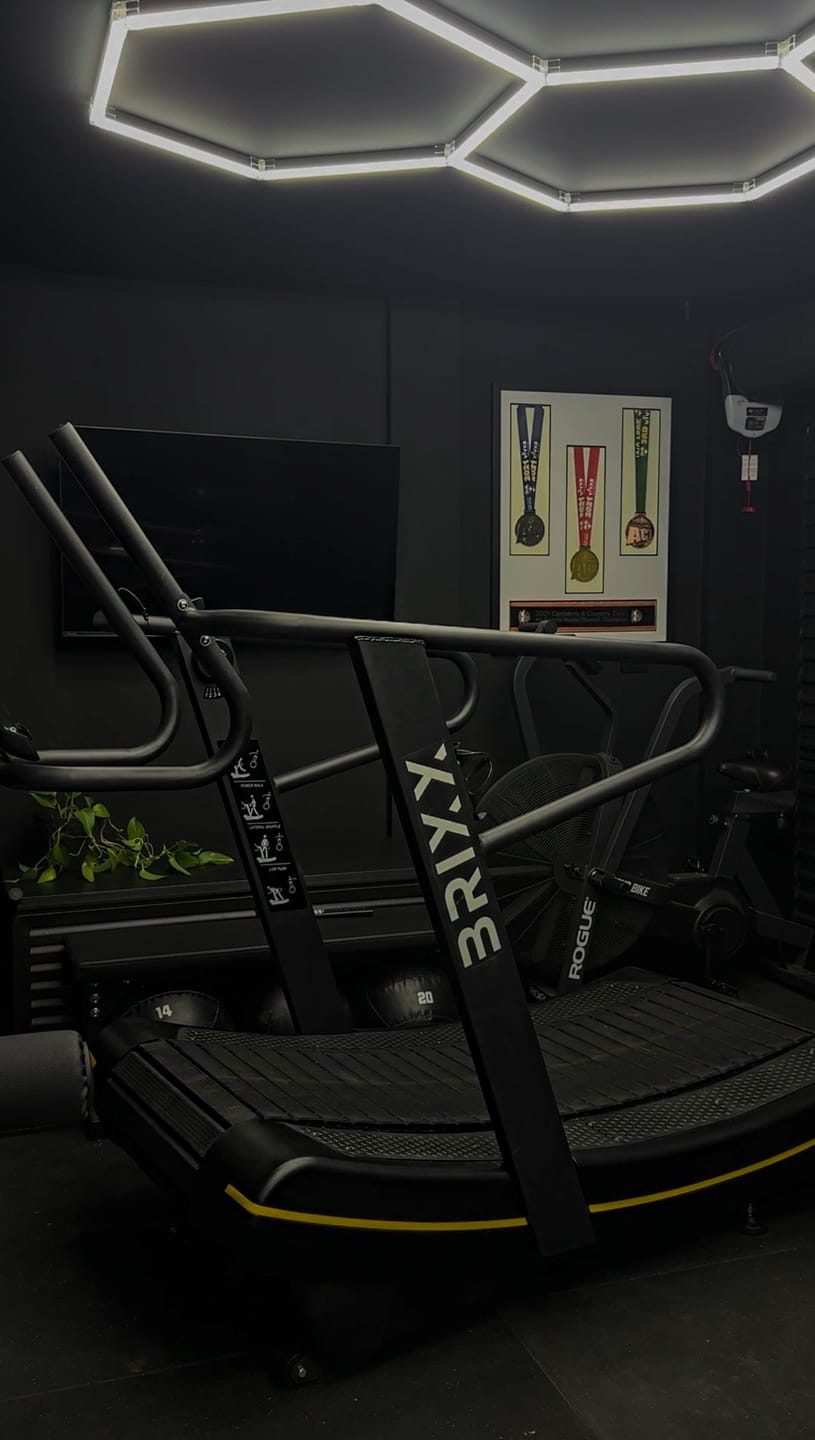 Customer photo review of BRIXX Commercial Curved Treadmill