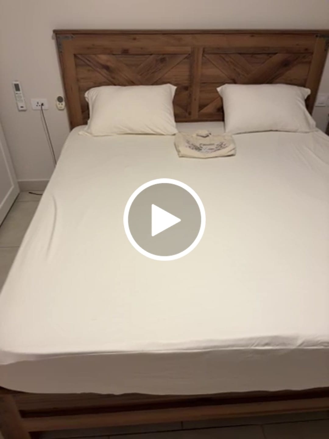 Customer video review of Jersy Fitted Sheet + Pillowcases