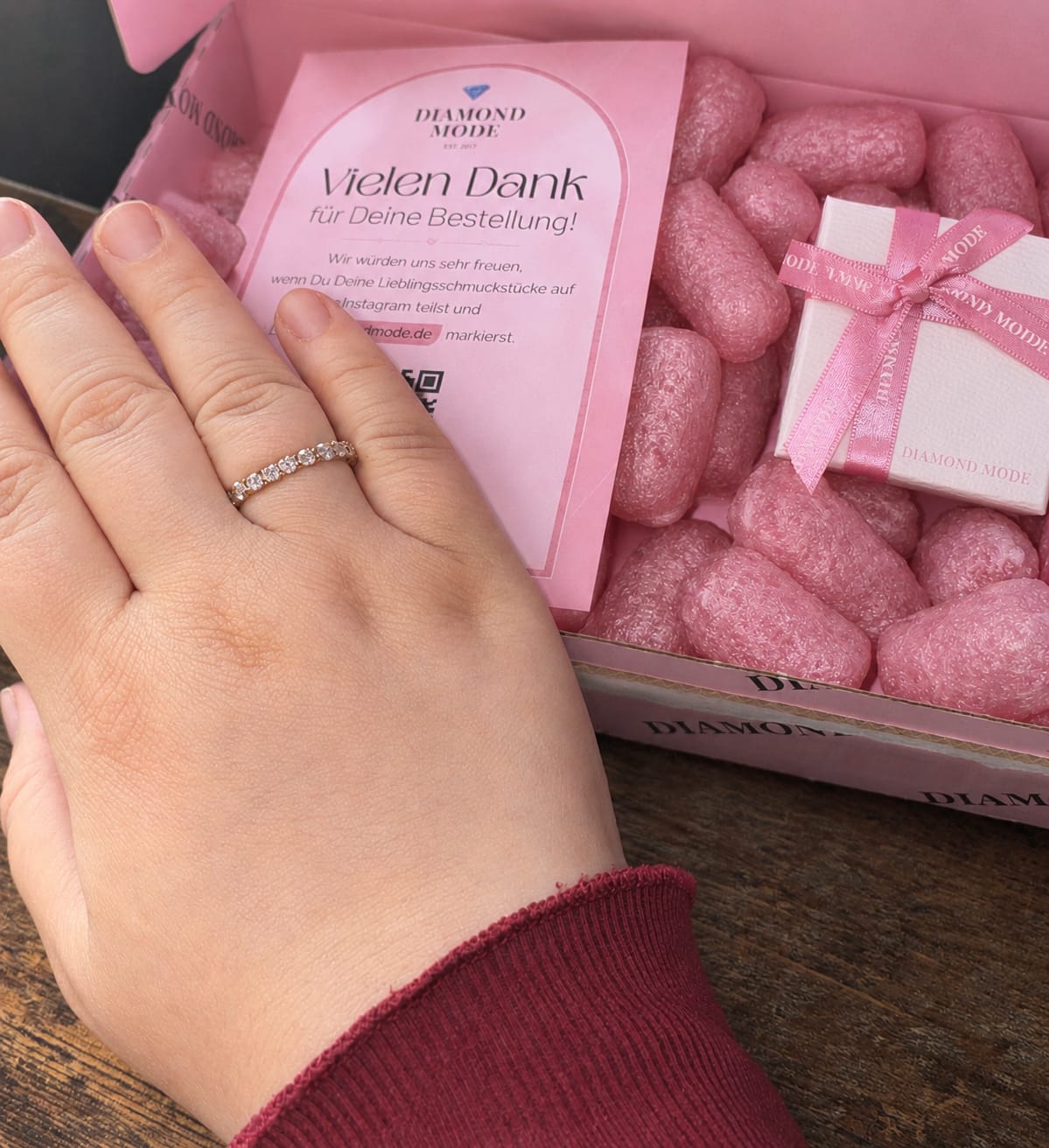 Customer photo review of Estella Ring | 18K vergoldet