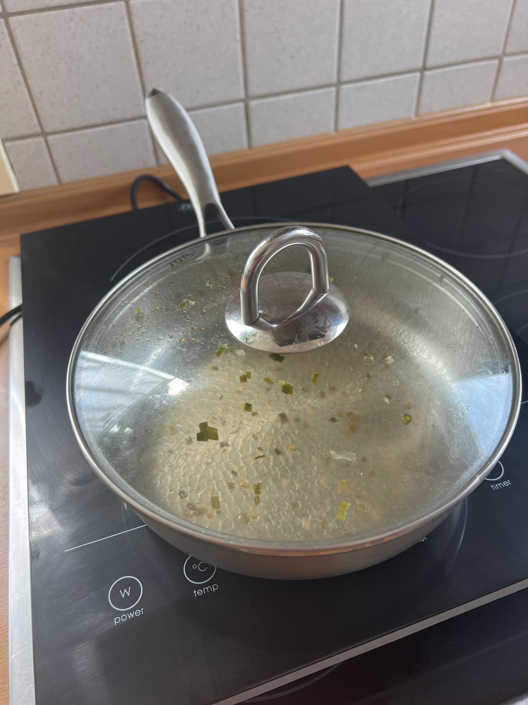 Customer photo review of Gehämmerte Titanpfanne mit hohem Rand