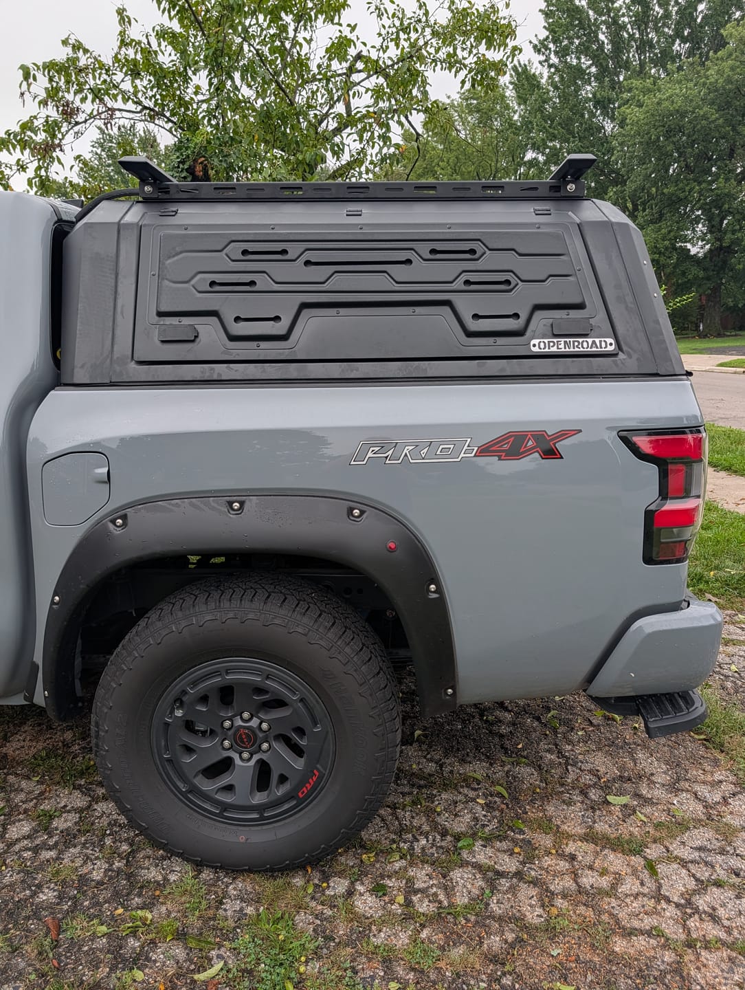 Customer photo review of OPENROAD Aluminum Truck Cap with Three-Color Light