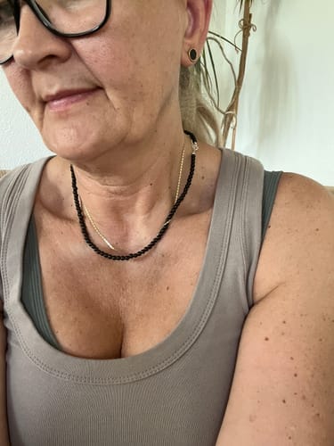 Customer photo review of Obsidian Necklace - Pearl Necklace