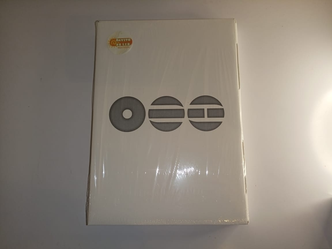 Customer photo review of BTS - ARIRANG 5TH ALBUM LIVING LEGEND VER