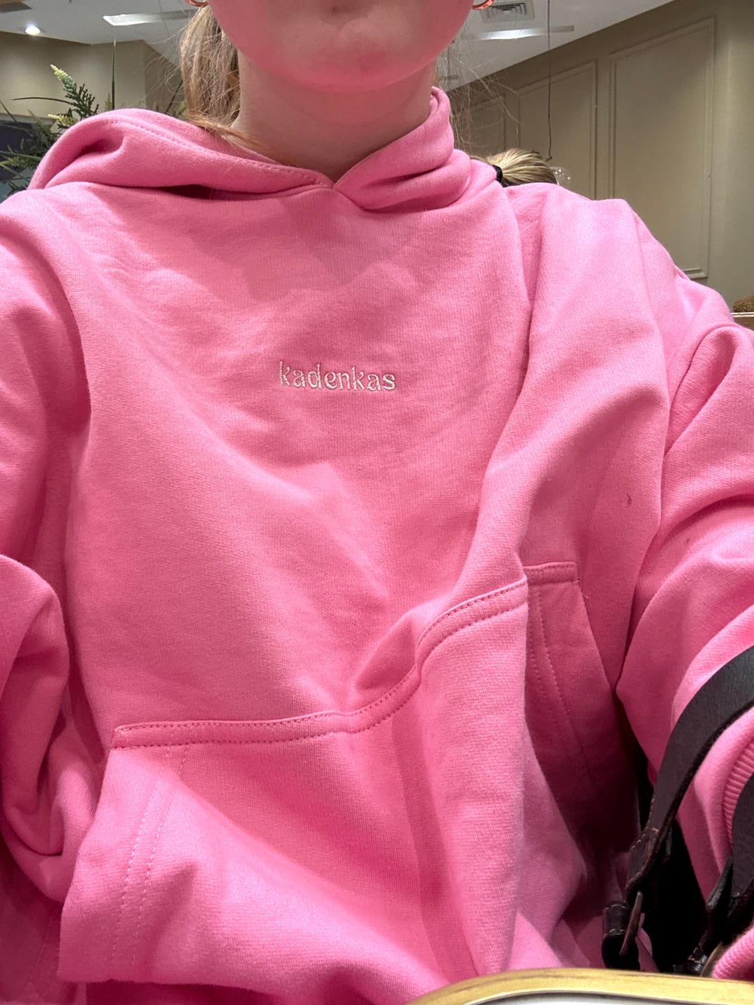 Customer photo review of POLERÓN HOODIE ROSADO - OVERSIZE CON GORRO LOGO BORDADO