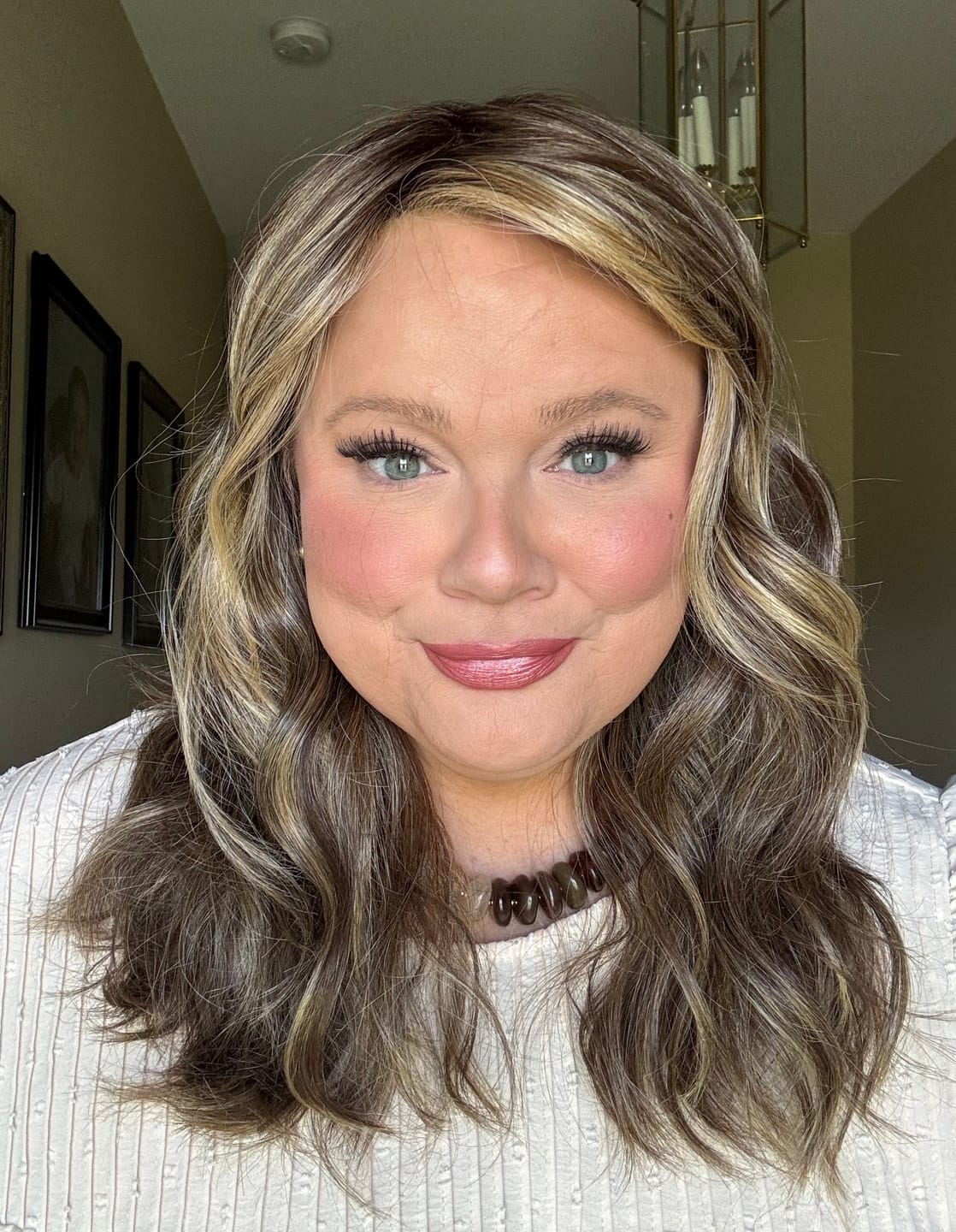 Customer photo review of BOMBSHELL BEAUTY - Chocolate Pecan