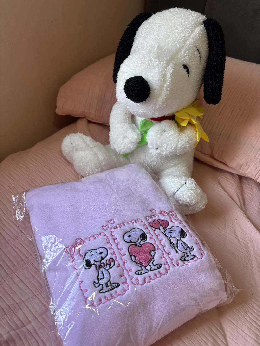 Customer photo review of Hoodie Snoopy Love
