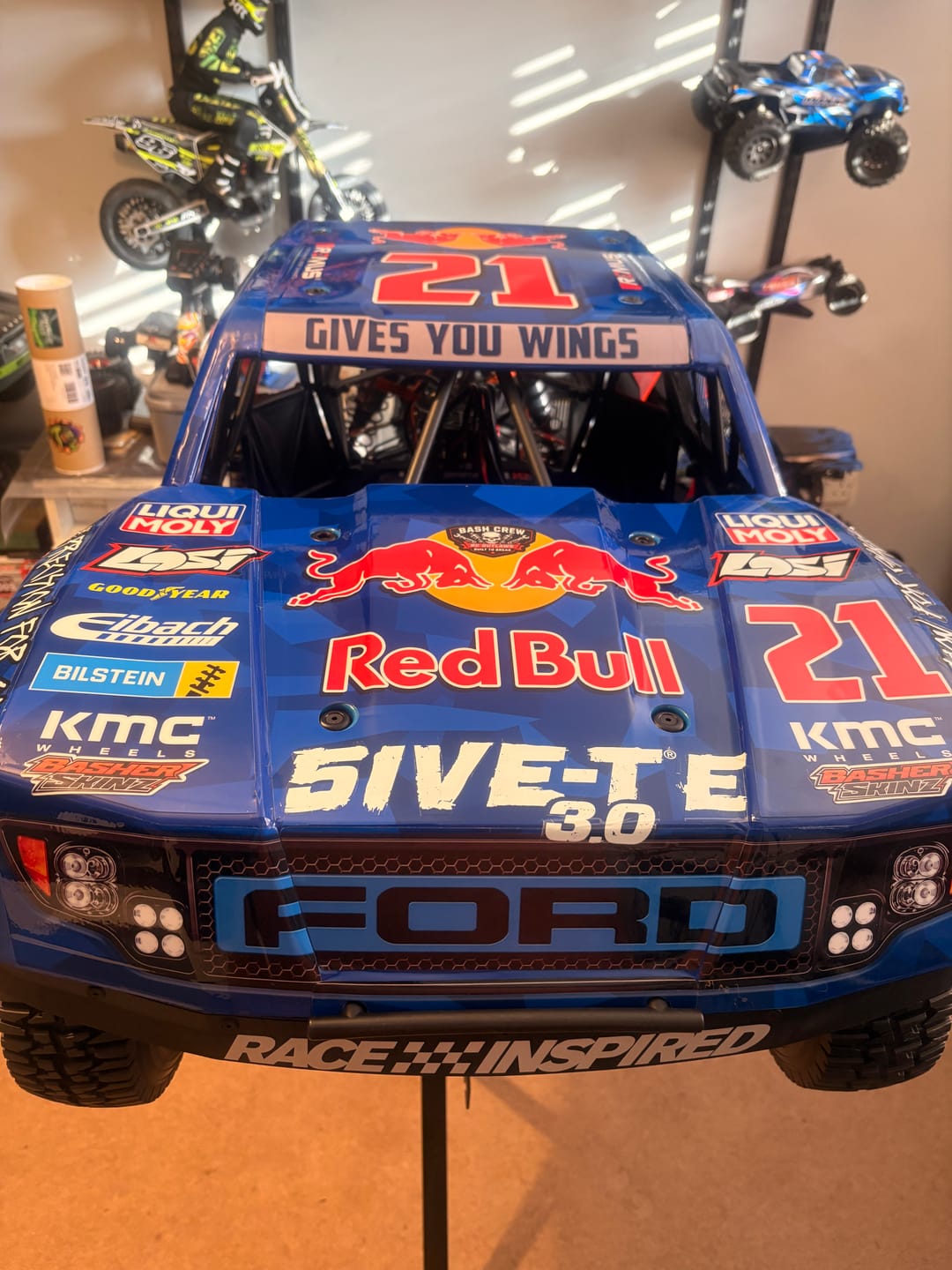 Customer photo review of 30DEGREE NORTH 5T / LOSI 5T 2.0 / LOSI 5T 3.0  - "RACE CAR RED" BODY WRAP