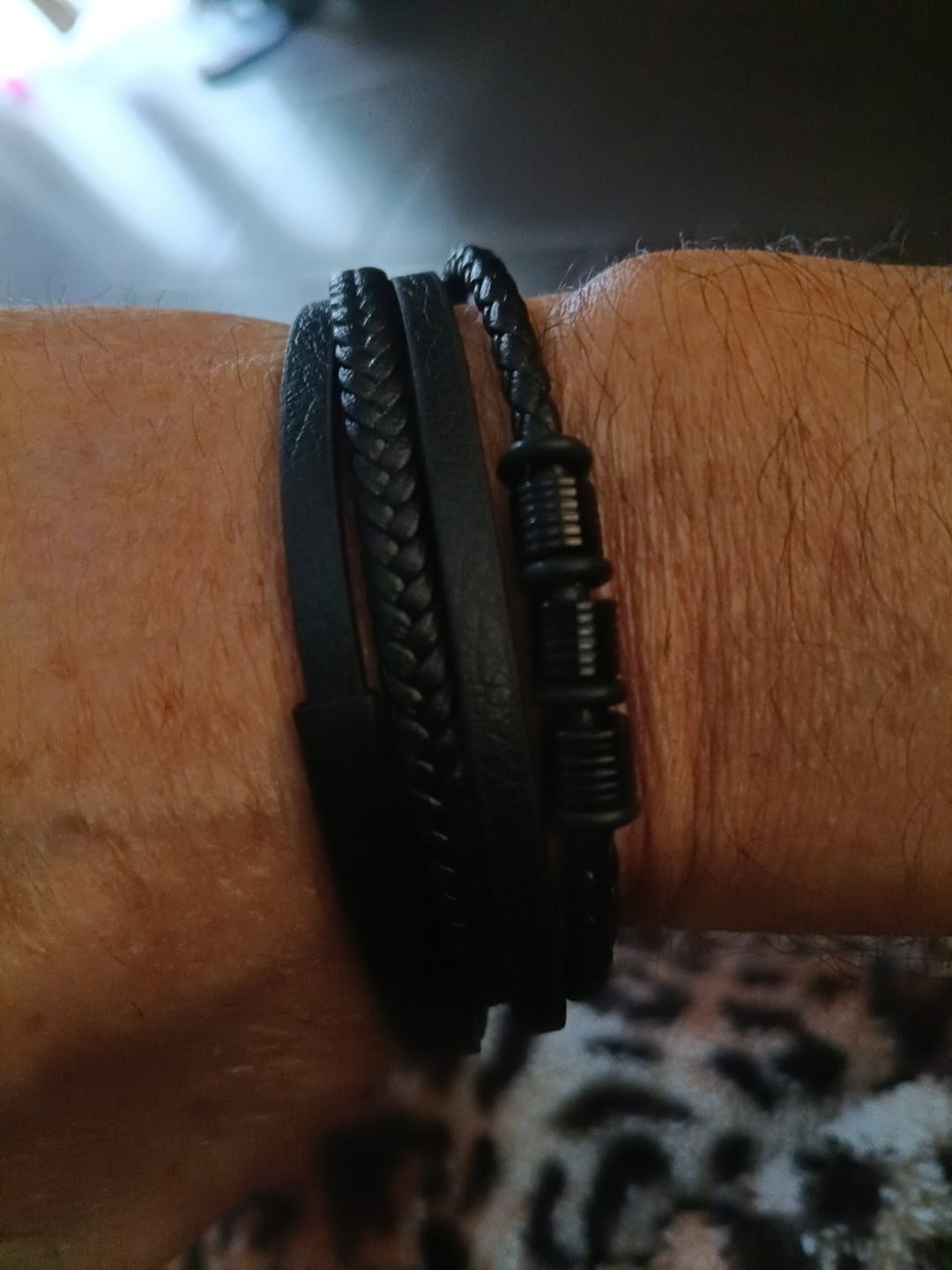 Customer photo review of Pulsera Sequel - Piel Natural