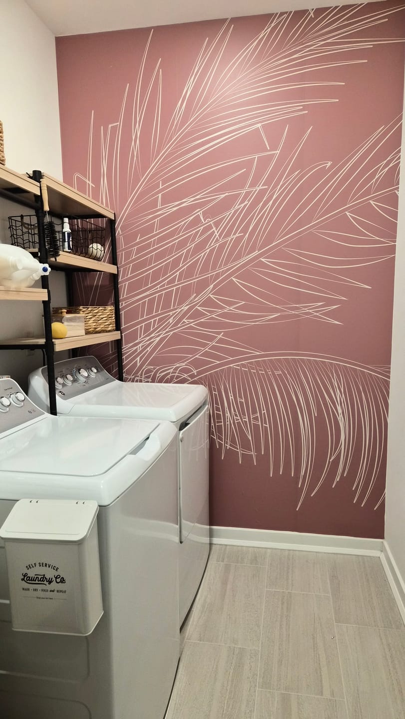 Customer photo review of Donda - Minimal Palm Leaf Wallpaper