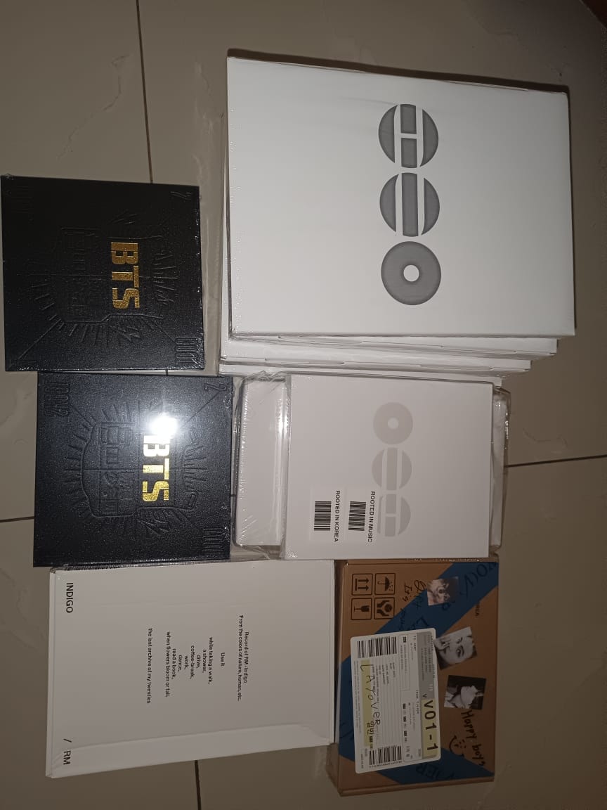 Customer photo review of BTS - ARIRANG 5TH ALBUM LIVING LEGEND VER