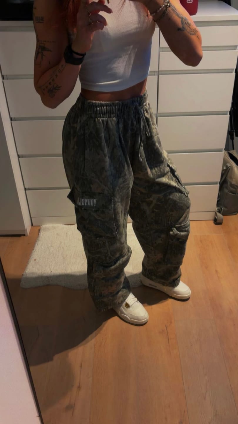 Customer photo review of 2033 - Heritage Cargo Sweats