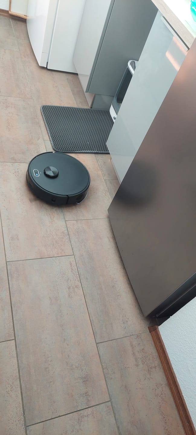 Customer photo review of Saugroboter V8 Pro – Vollautomatische Reinigung mit Wischfunktion, LiDAR-Navigation und App-Steuerung für mühelose Sauberkeit