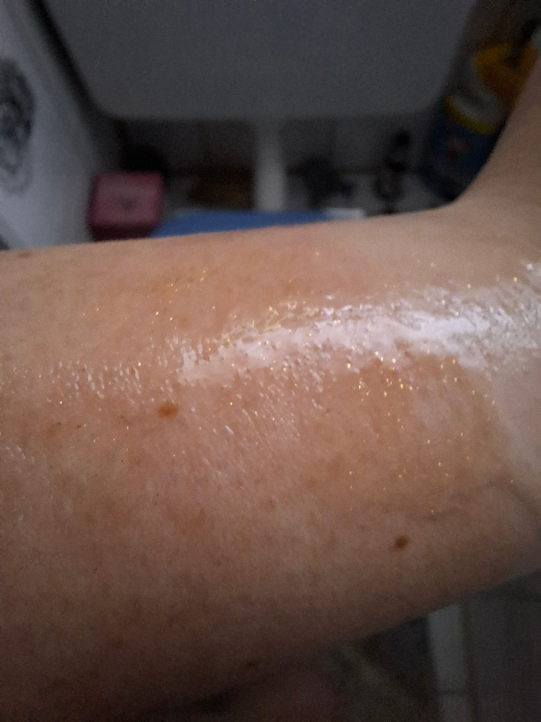 Customer photo review of Shimmering Body Oil Glazed Strawberry Butter Cream