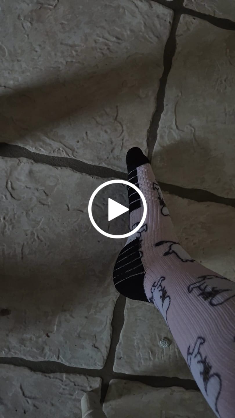 Customer video review of Moomin støttestrømper